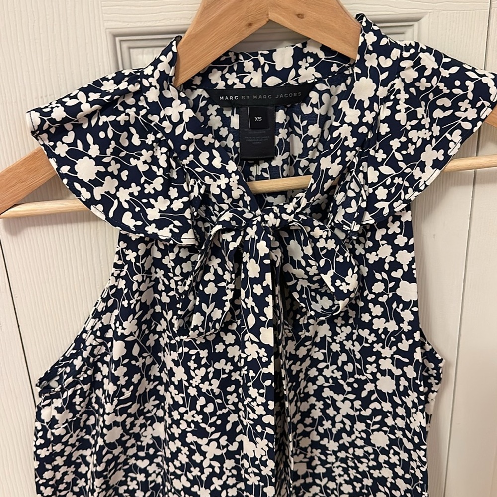 NWT Marc by Marc Jacob’s ribbon tie front floral print blouse size xsmall